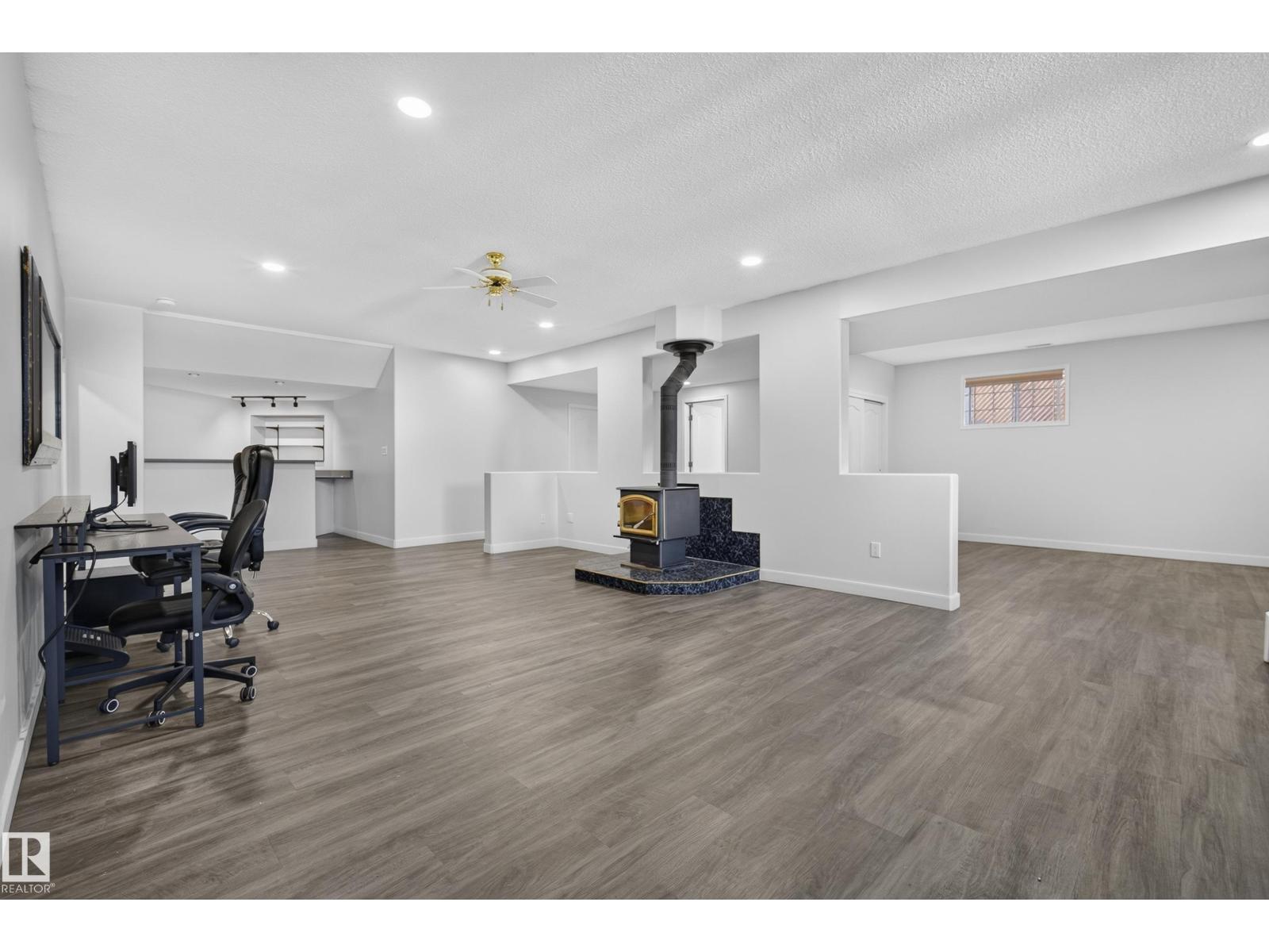 15821 132 ST NW - 39