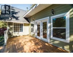 Kitchen - 215 Rainbow Ridge Road, Procter, BC V0G1V0 Photo 11