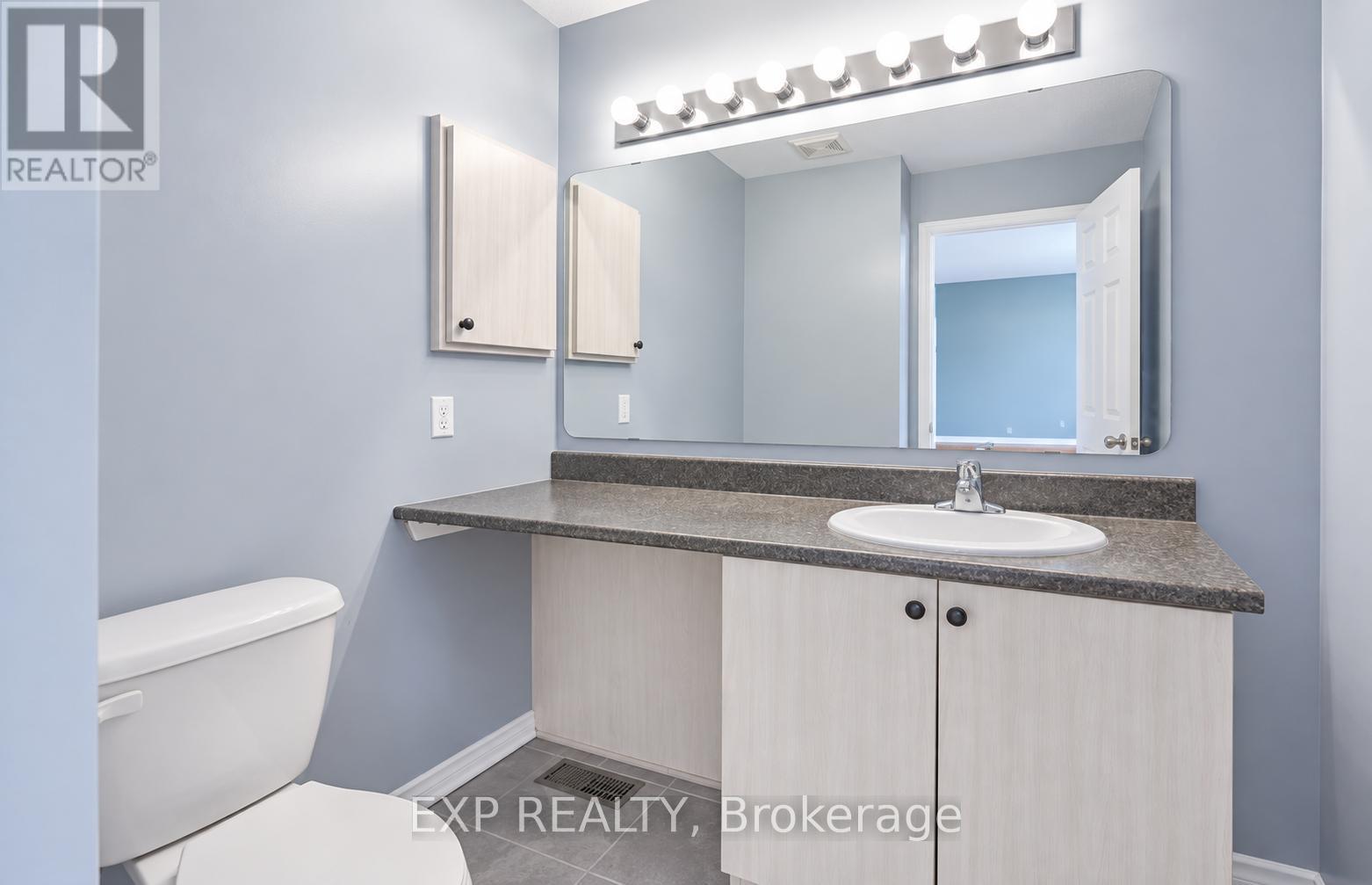 125 Dahlia Street East — photo 13
