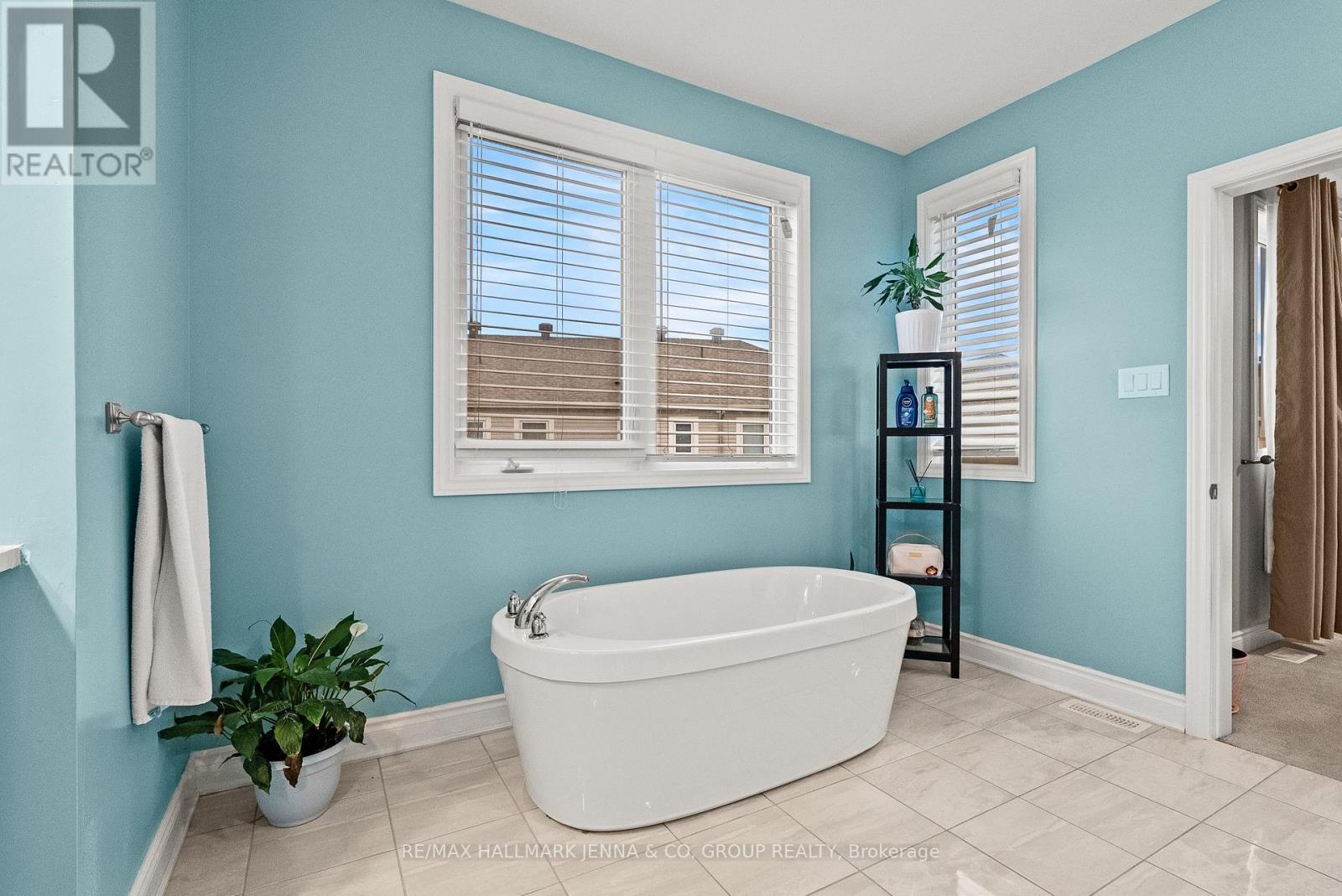 803 LOGPERCH CIRCLE - Image 26