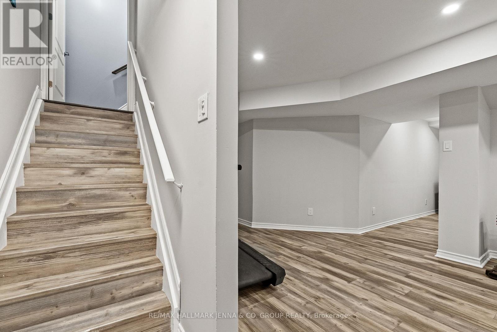 803 LOGPERCH CIRCLE - Image 36