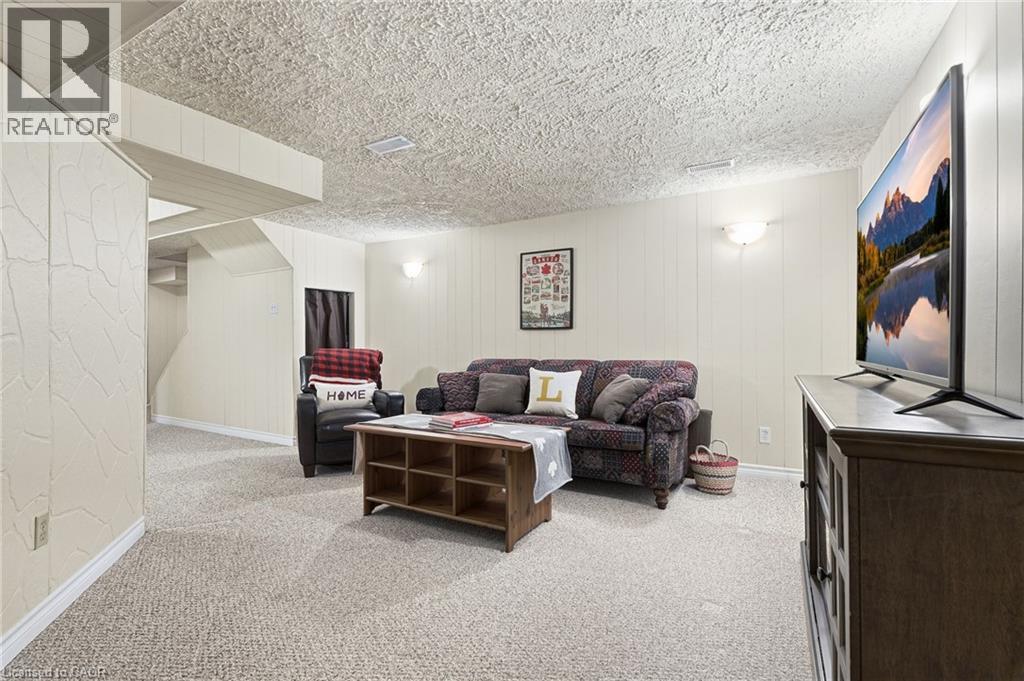 53 BRYNA Avenue - Image 31