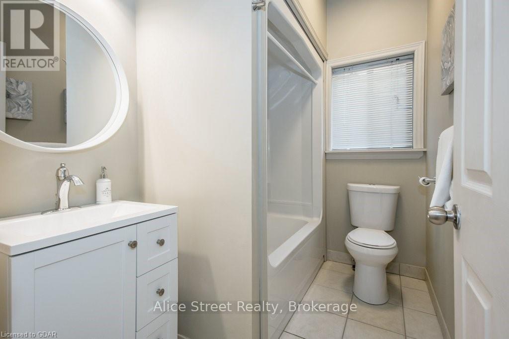 MAIN UNIT - 129 ELIZABETH STREET, Guelph (St. Patrick's Ward) — photo 6