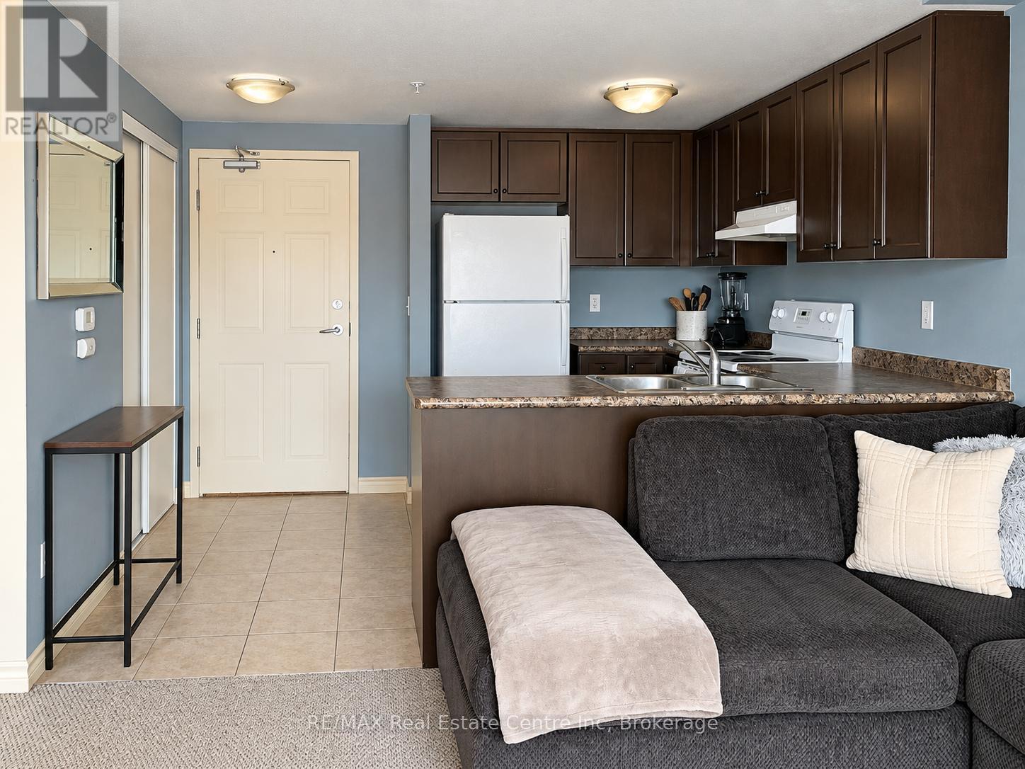 #410 45 GOODWIN DRIVE - 4
