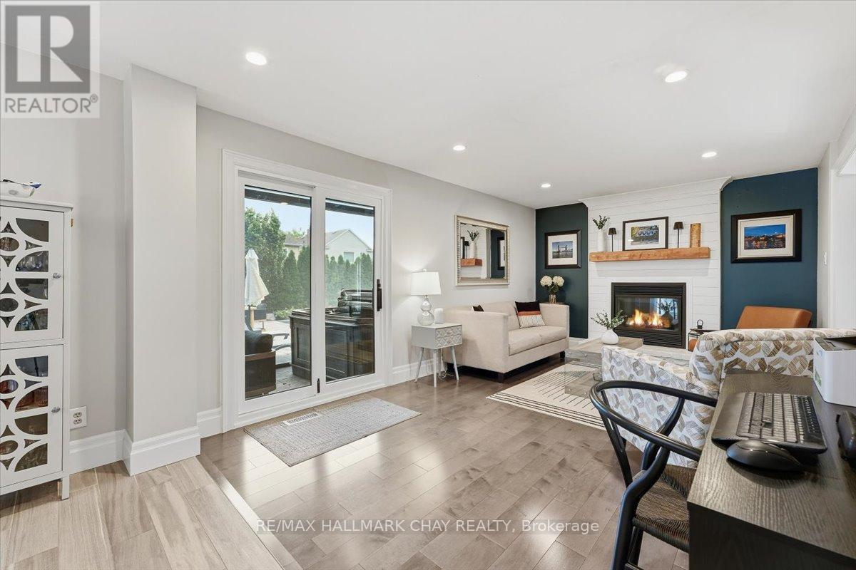 5 DRAPER COURT - 16