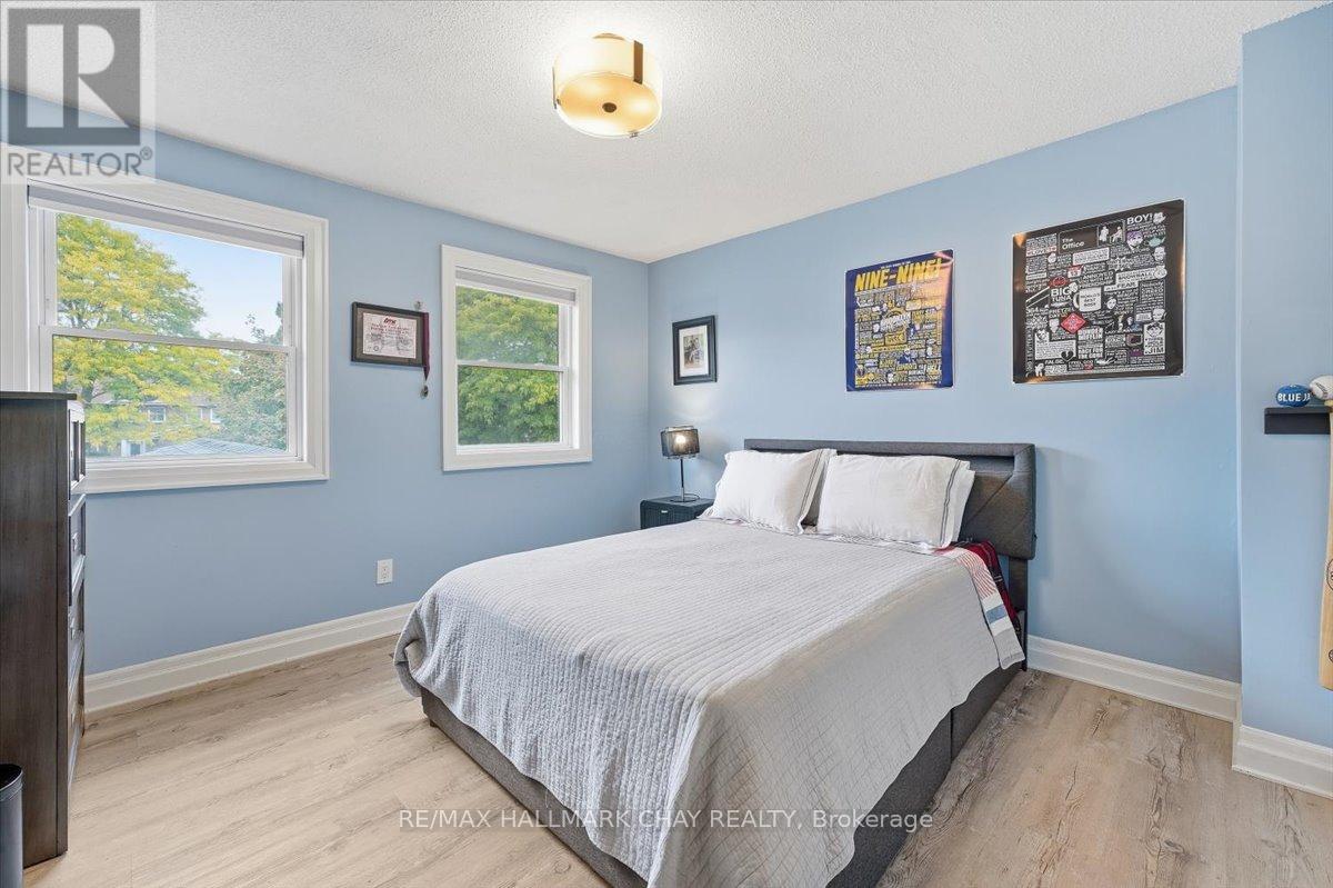 5 DRAPER COURT - 29