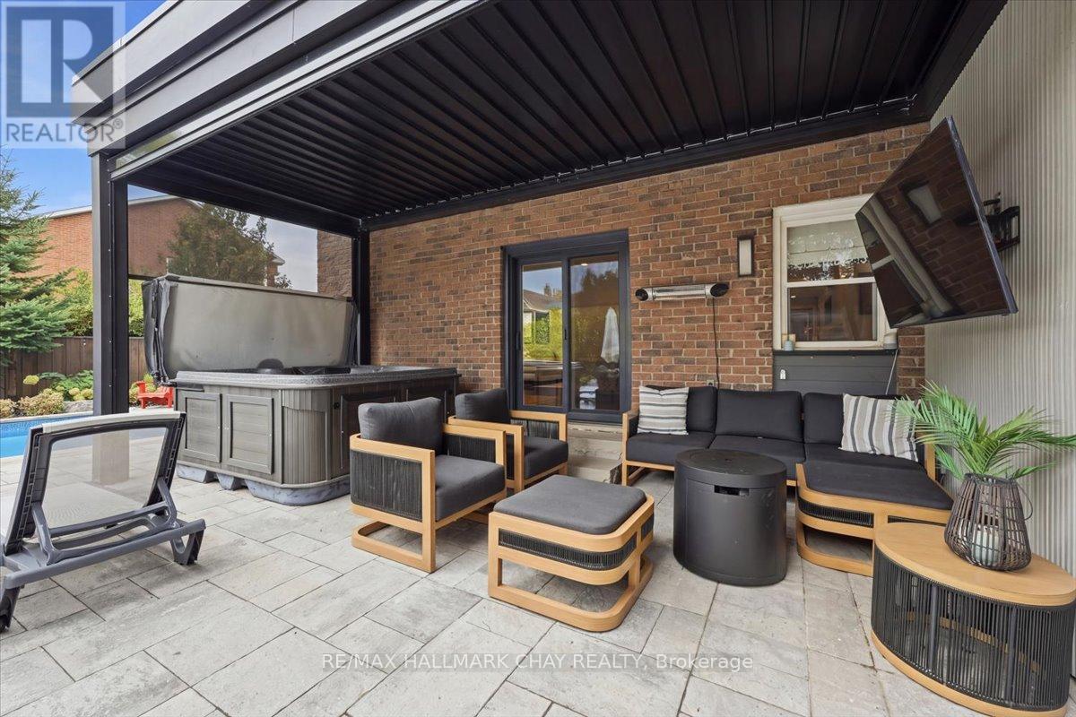 5 DRAPER COURT - 39