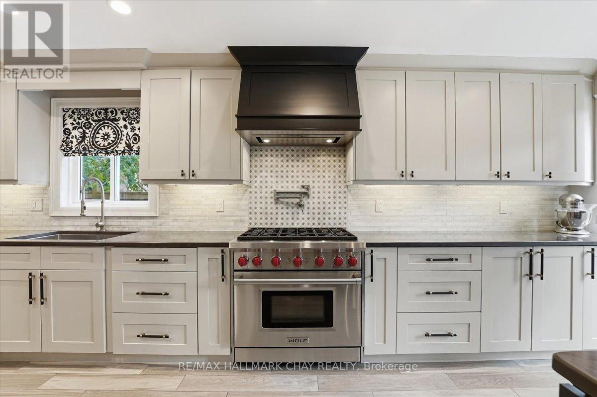 5 DRAPER COURT, Whitby (Lynde Creek) — photo 4