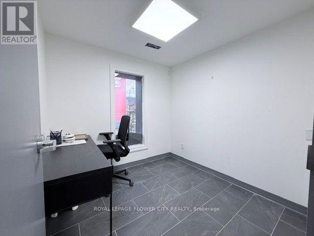 UPPER - 43 COLLIER STREET, Barrie (City Centre) — photo 9