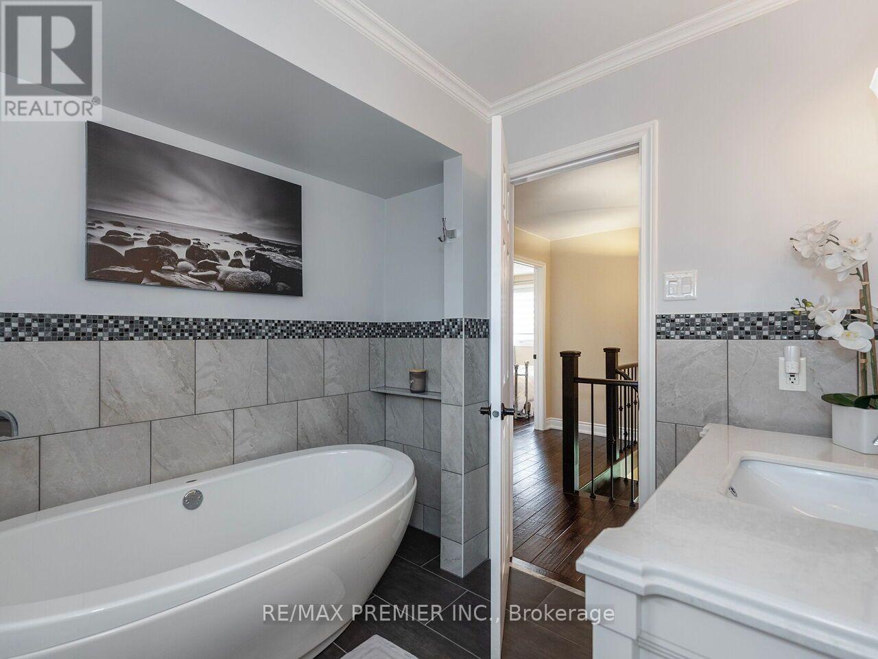 81 DE ROSE AVENUE - 33