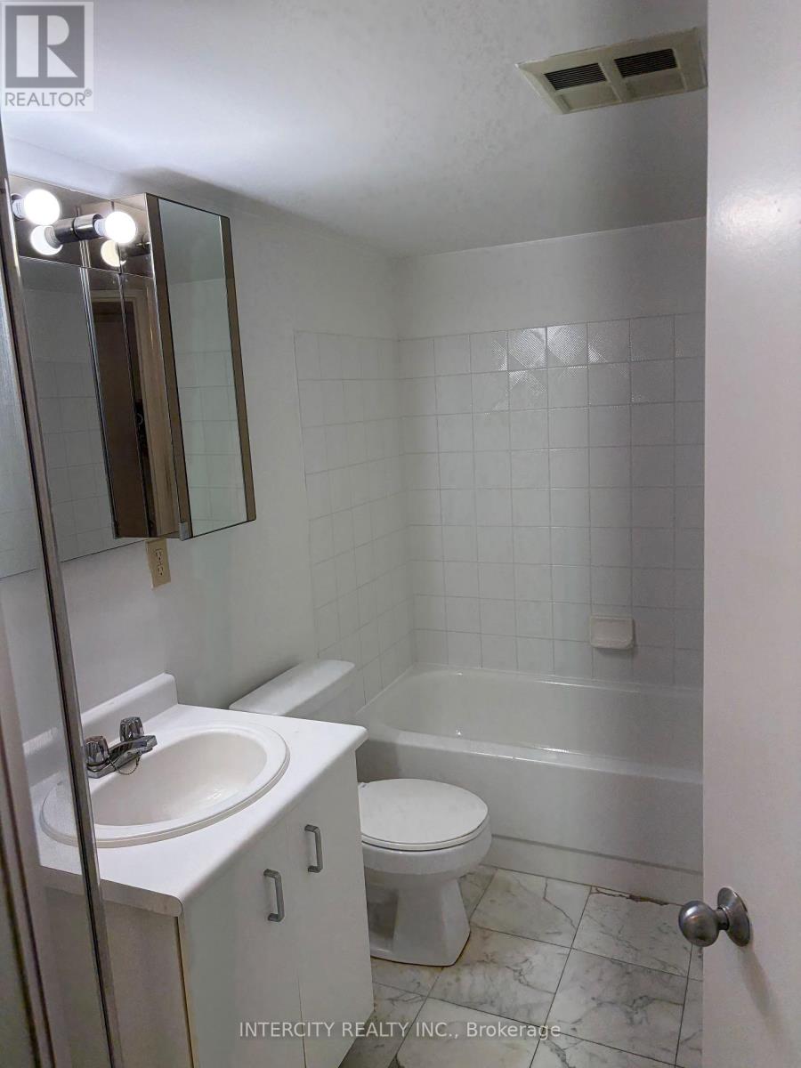 1110 - 61 MARKBROOK LANE, Toronto (Mount Olive-Silverstone-Jamestown) — photo 7