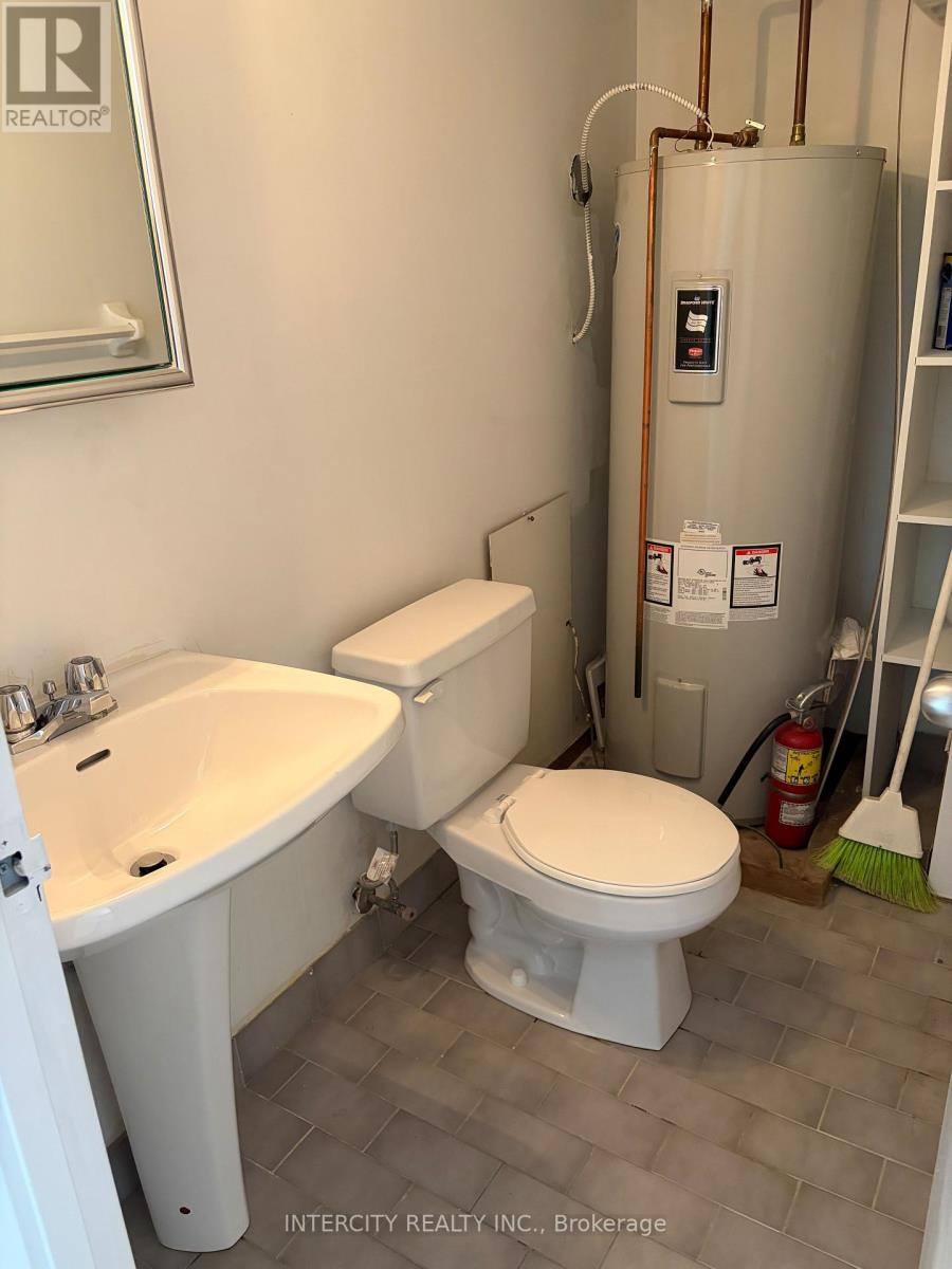 1110 - 61 MARKBROOK LANE, Toronto (Mount Olive-Silverstone-Jamestown) — photo 8