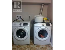 35 Warnica Avenue, Toronto, ON M8Z1Z5 Photo 13