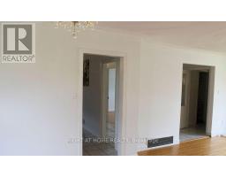 35 Warnica Avenue, Toronto, ON M8Z1Z5 Photo 8