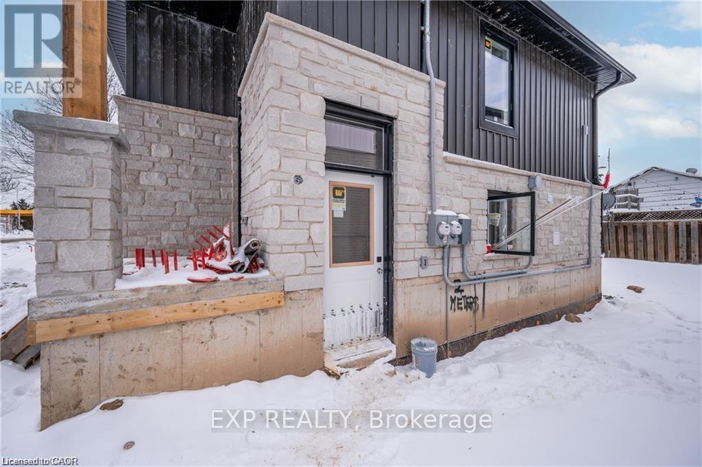 B - 18 HINCKS STREET, Wilmot — photo 4