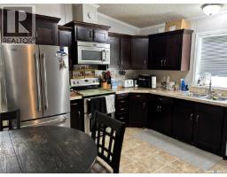 Enclosed porch - 217 Charles Street, Stewart Valley, SK S0N2P0 Photo 8