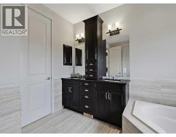 9318 14 Avenue SW - photo 30