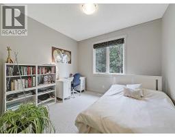 9318 14 Avenue SW - photo 32