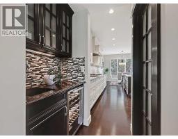 9318 14 Avenue SW - photo 17