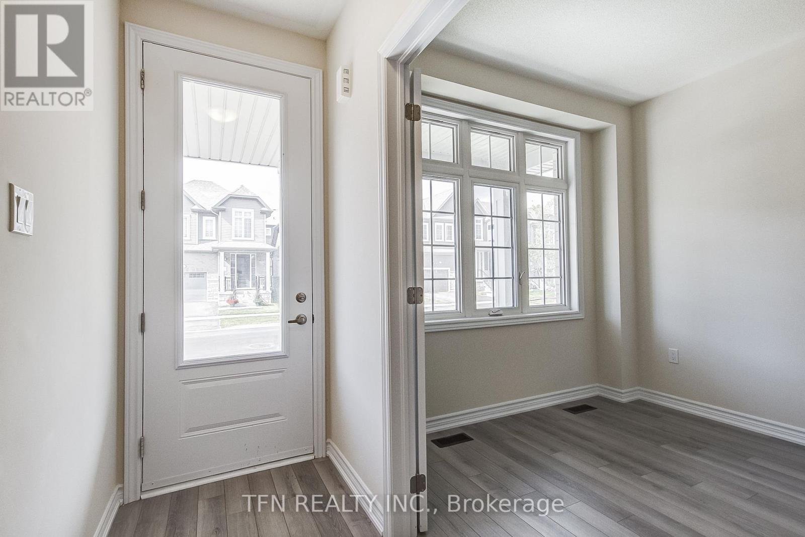 87 MCGILL AVENUE - 12