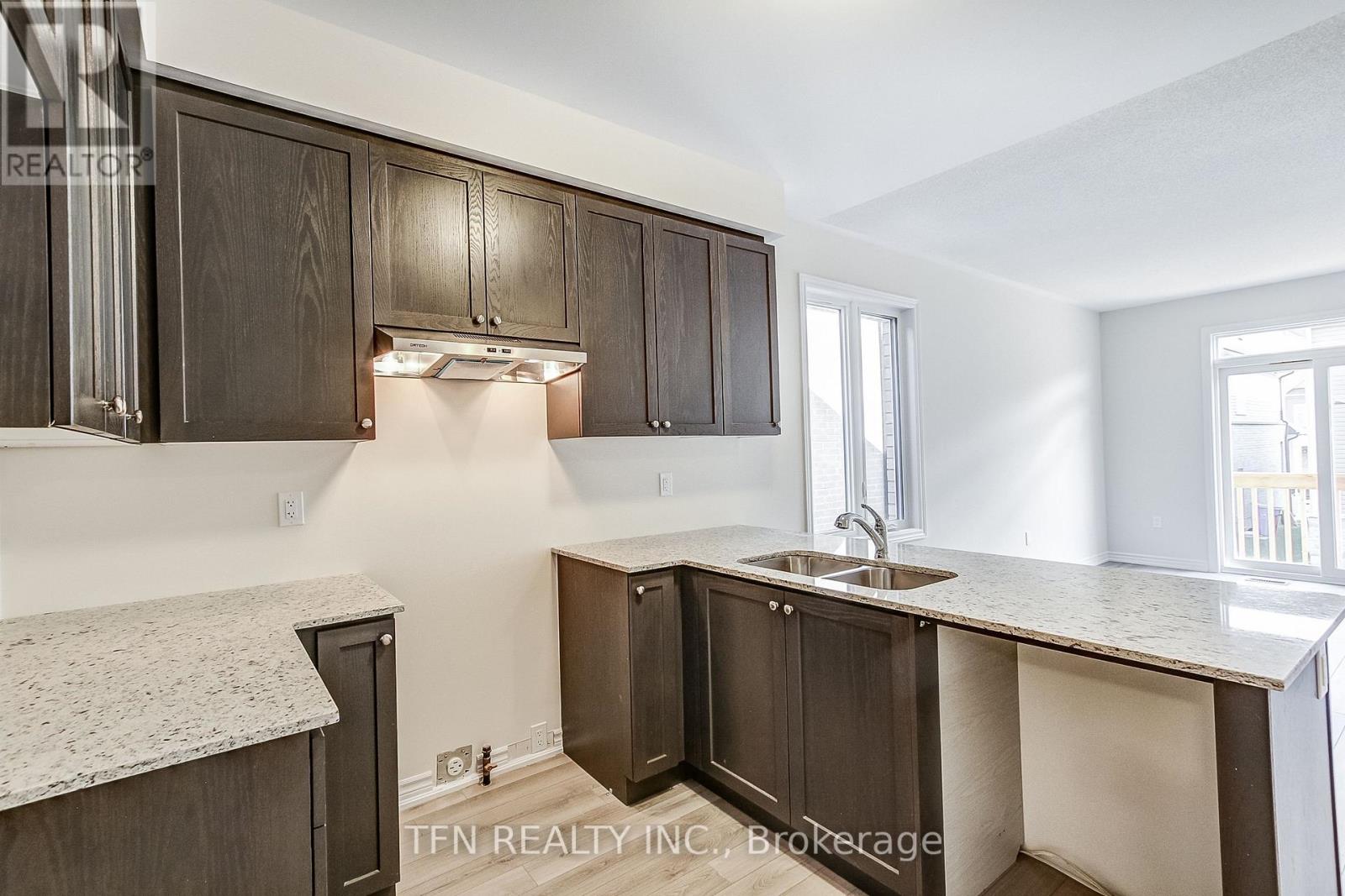 87 MCGILL AVENUE - 21