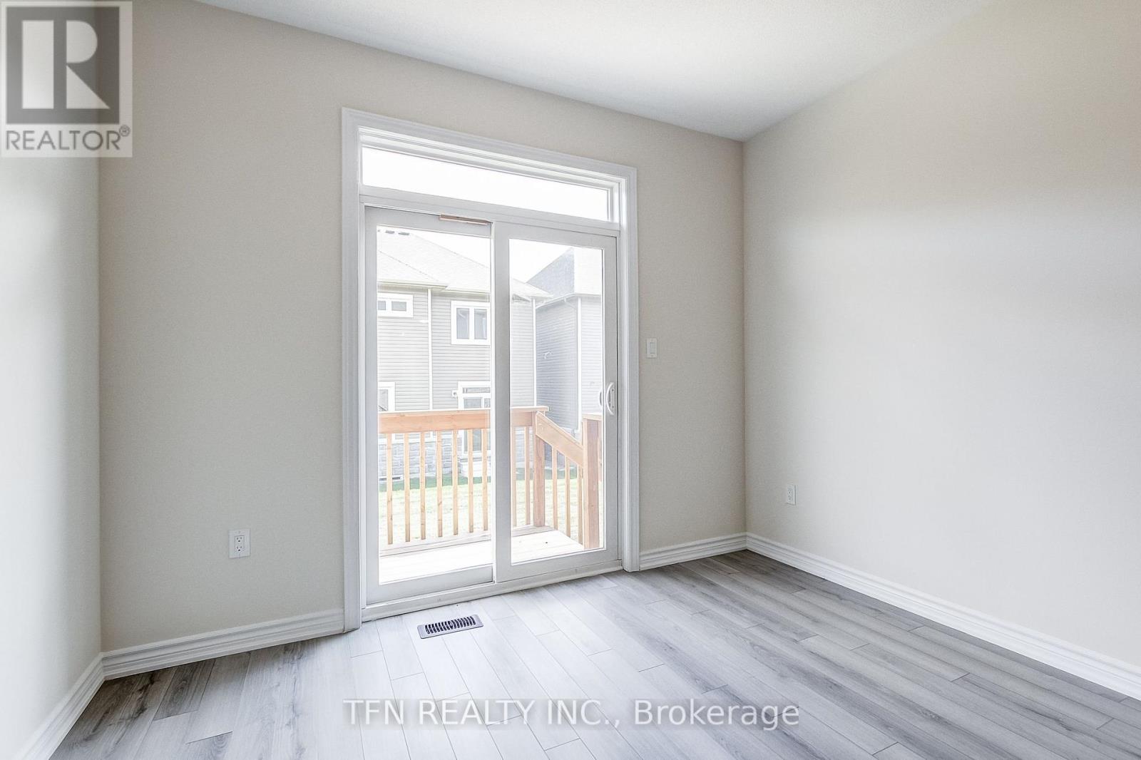 87 MCGILL AVENUE - 29