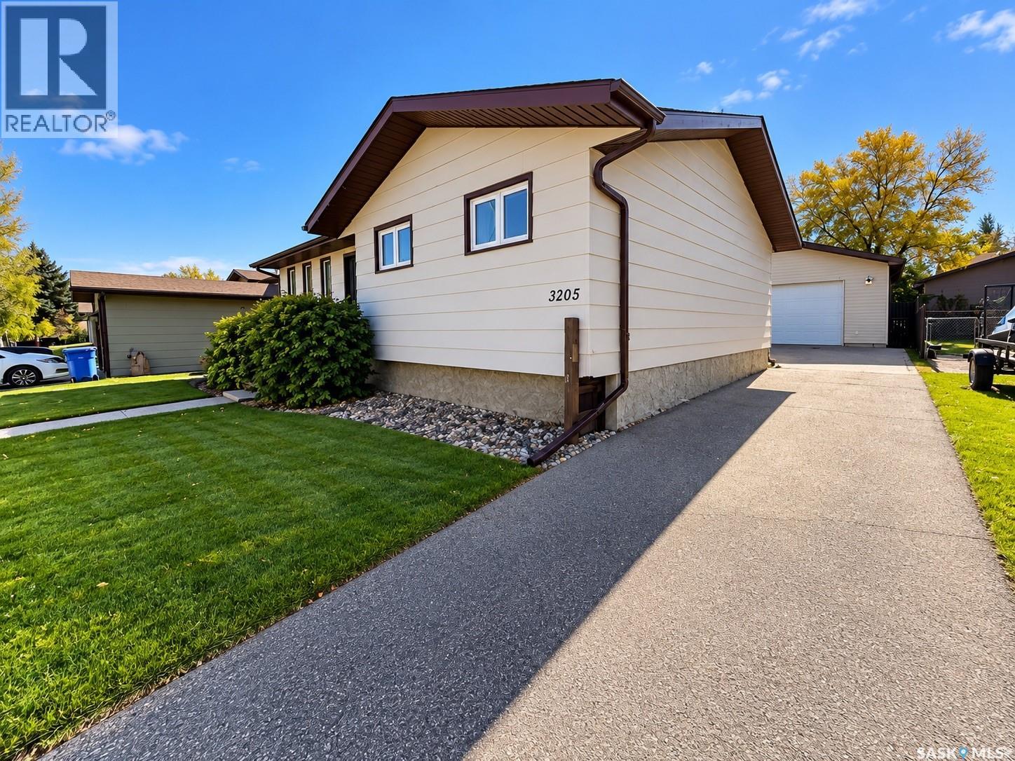 3205 Bliss CRESCENT, Prince Albert — photo 2