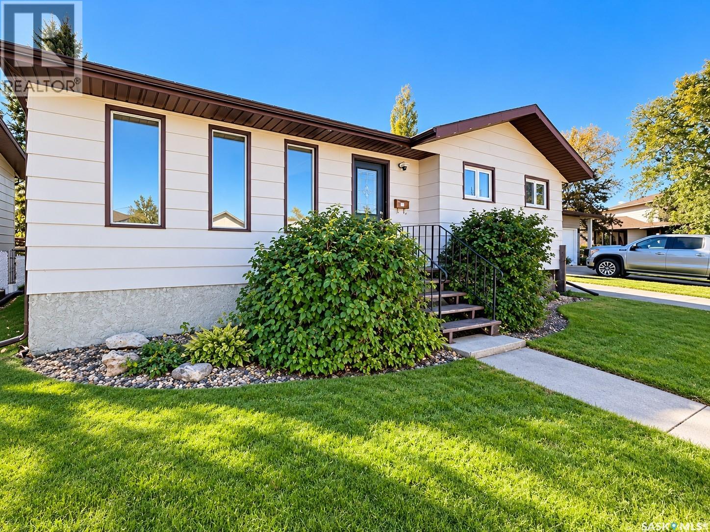 3205 Bliss CRESCENT - 3