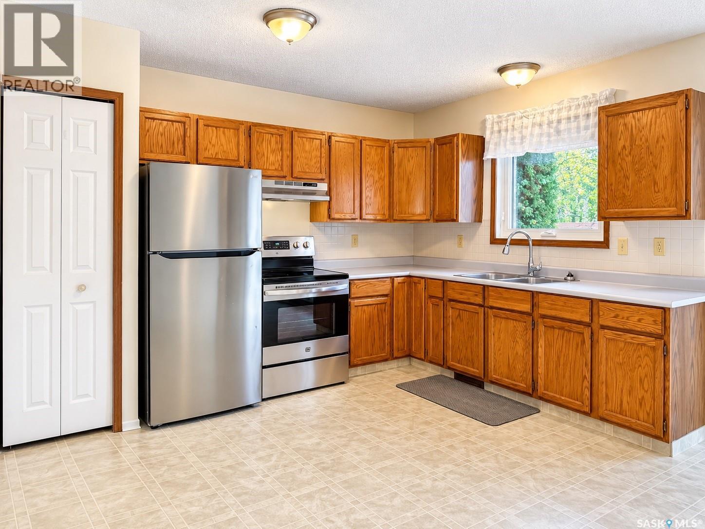3205 Bliss CRESCENT - 4