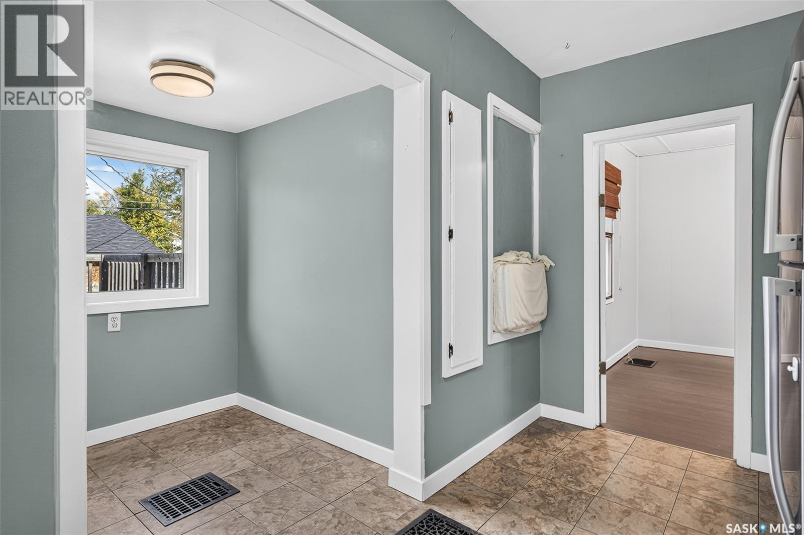 310 Coteau STREET W - 14