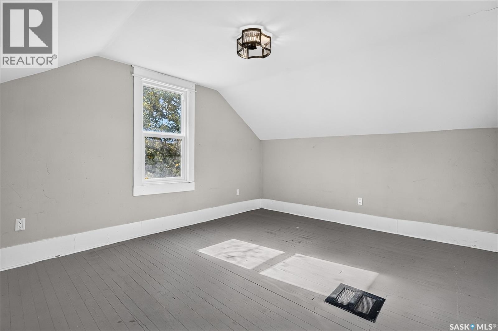 310 Coteau STREET W - Image 41