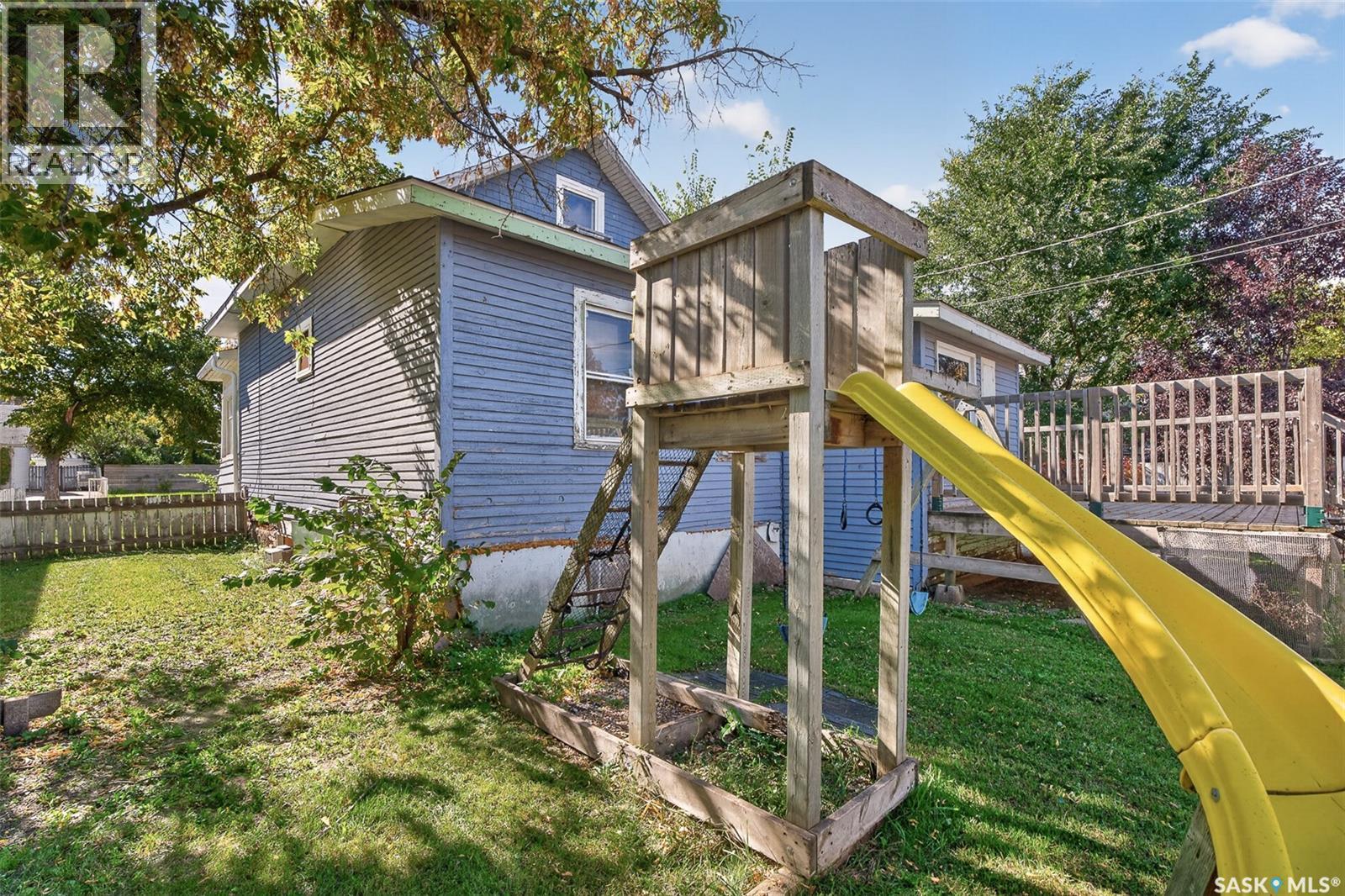 310 Coteau STREET W - 52