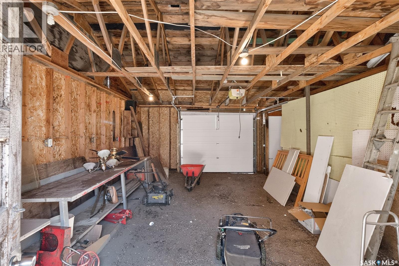 310 Coteau STREET W - 55