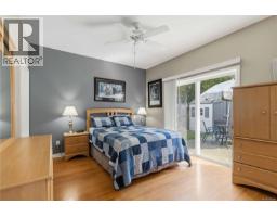 1101 Berkeley Pl, Saanich, BC V8X2G2 Photo 26