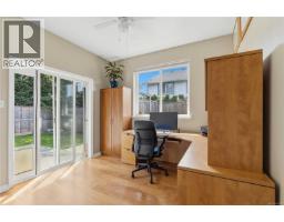 1101 Berkeley Pl, Saanich, BC V8X2G2 Photo 31