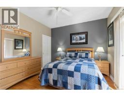 1101 Berkeley Pl, Saanich, BC V8X2G2 Photo 27