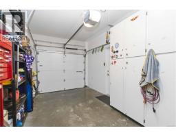 1101 Berkeley Pl, Saanich, BC V8X2G2 Photo 37