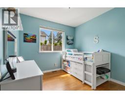 1101 Berkeley Pl, Saanich, BC V8X2G2 Photo 28