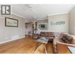1101 Berkeley Pl, Saanich, BC V8X2G2 Photo 16