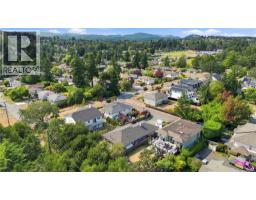 1101 Berkeley Pl, Saanich, BC V8X2G2 Photo 49