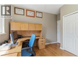 1101 Berkeley Pl, Saanich, BC V8X2G2 Photo 32