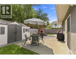 1101 Berkeley Pl, Saanich, BC V8X2G2 Photo 39