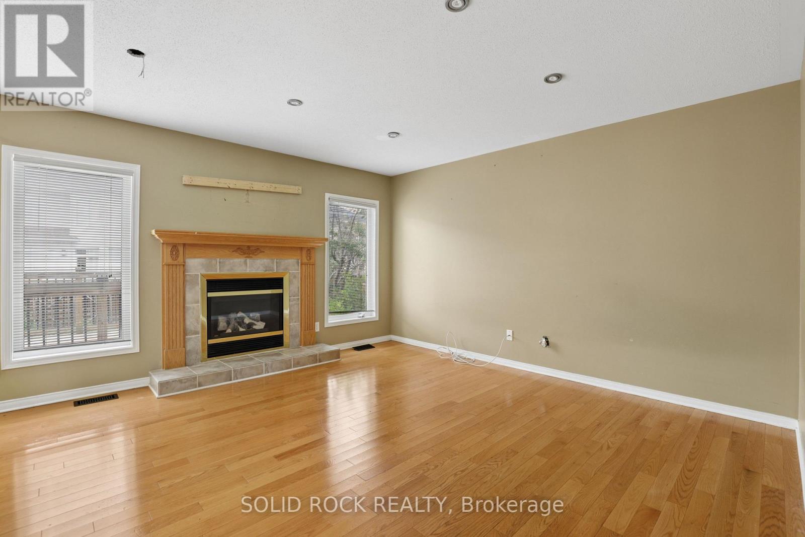 1176 HALTON TERRACE - 14