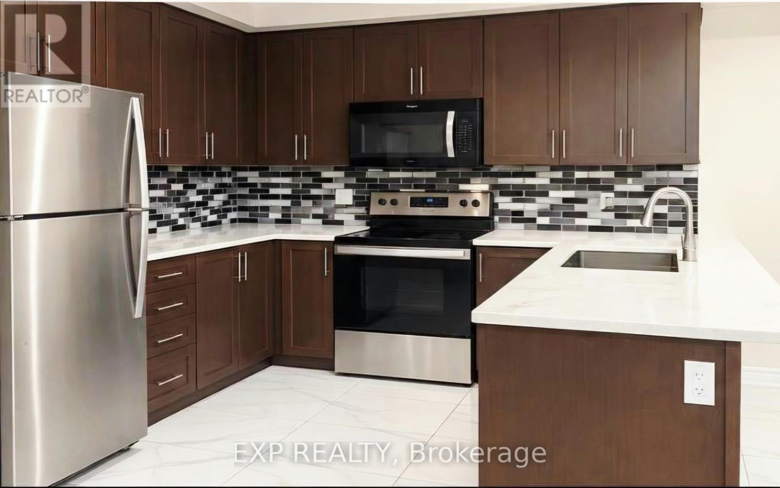 10 WATERSTONE WAY, Whitby (Williamsburg)