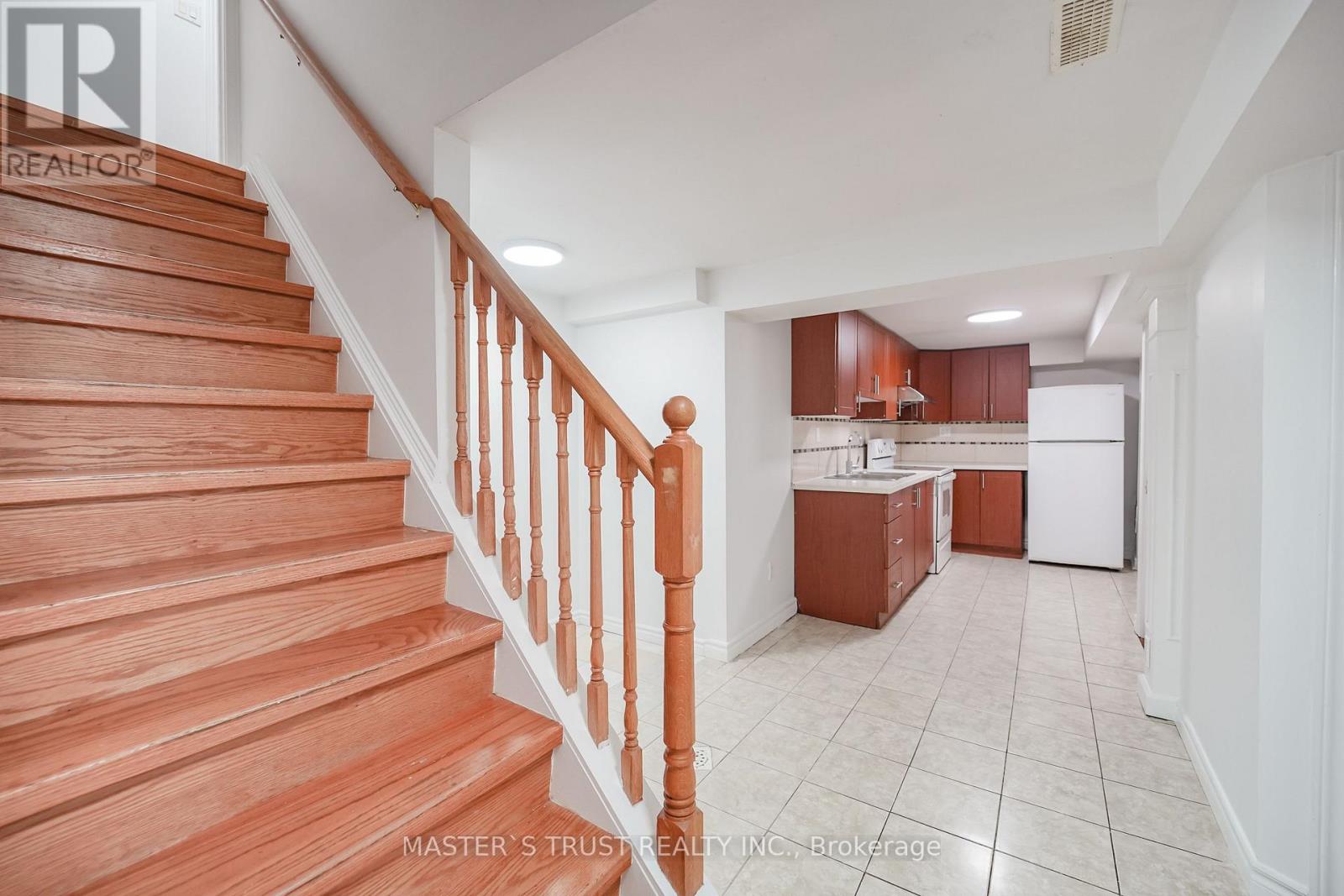3 LONGBOW SQUARE - 17