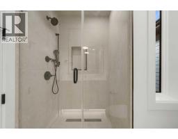 5104 21 Avenue NW - photo 20