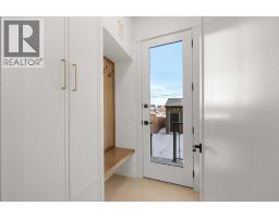 5104 21 Avenue NW - photo 12
