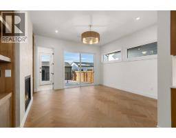 5104 21 Avenue NW - photo 11