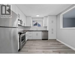 723 55 Avenue SW - photo 17
