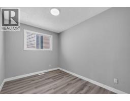 723 55 Avenue SW - photo 33